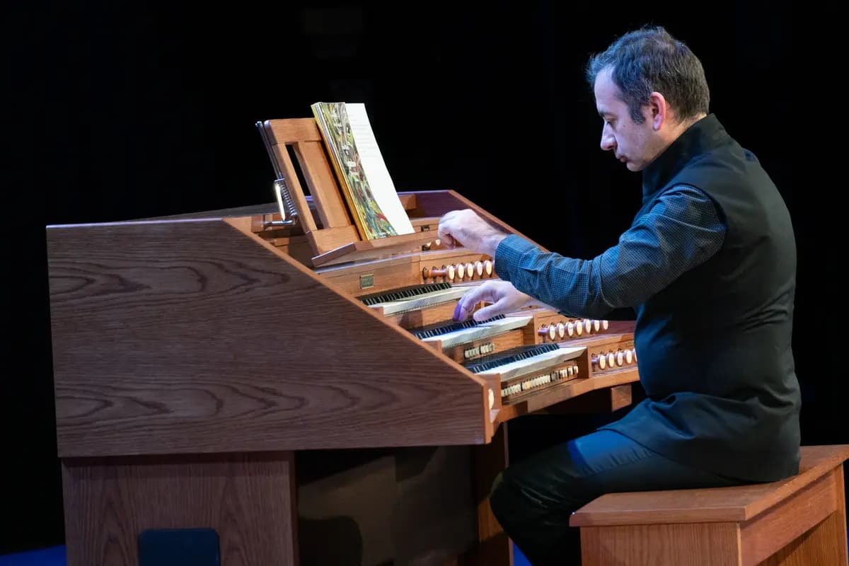 Два Ушакова за одним органом (Филармония)