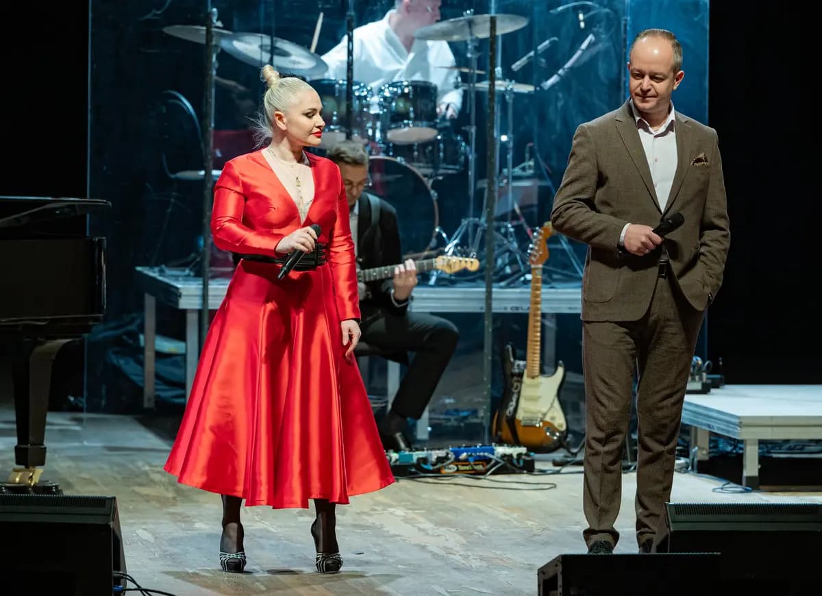 А белый лебедь на пруду... (Концертный зал им. Прокофьева)