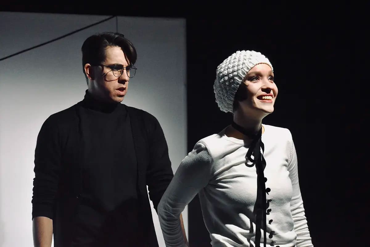 Распад (Театр города М.)