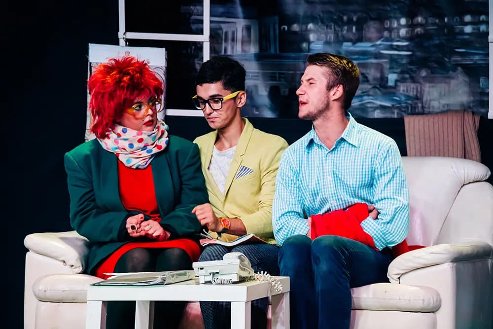 Мы не одни, дорогая! (Театр на Булаке)