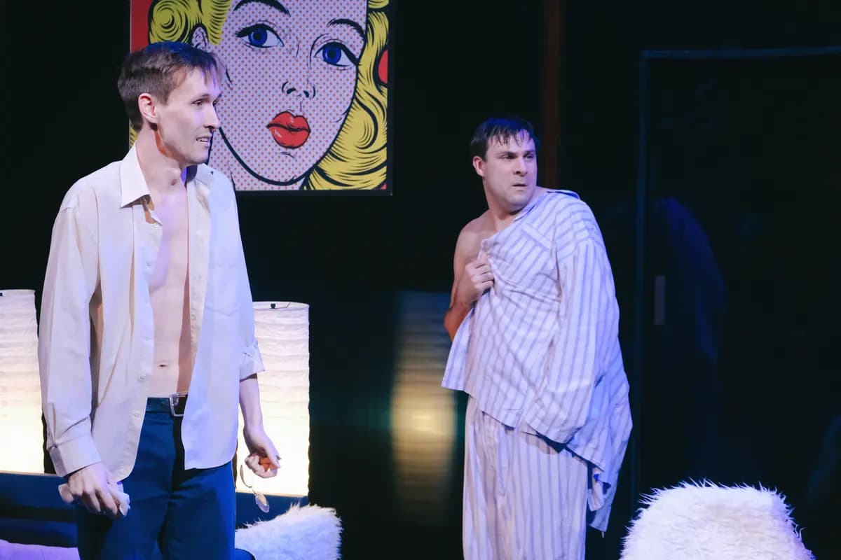 Двое голых мужчин (Театр «Кот»)