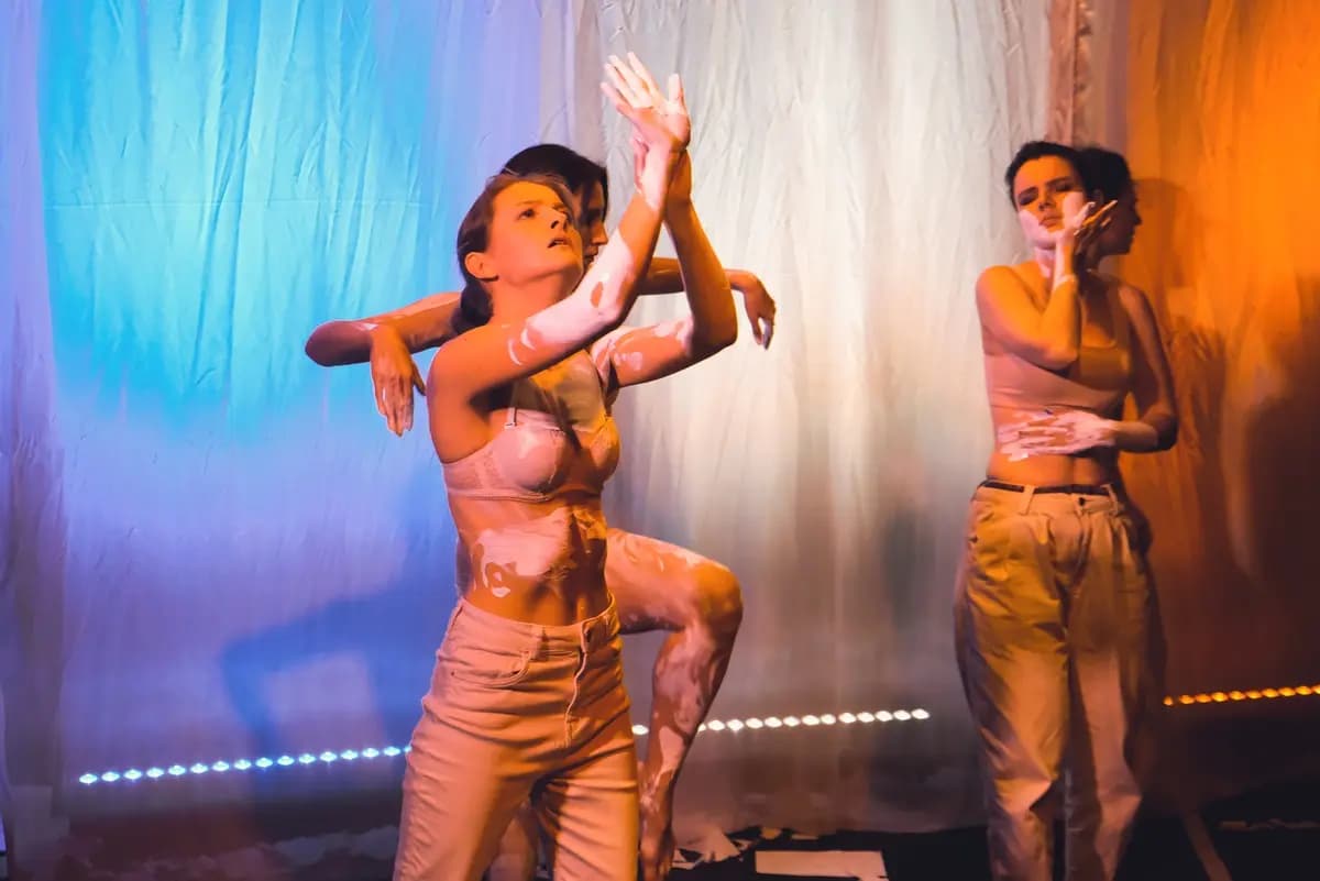 Мгновения (Театр «Кот»)