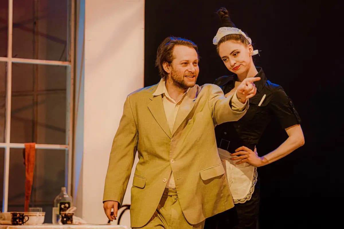 Носороги (У Никитских ворот)