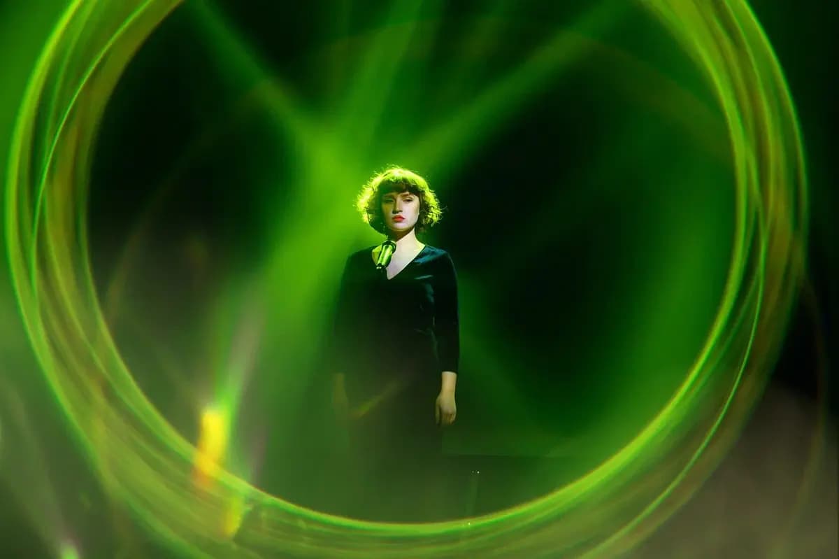 Пиаф: Я ни о чём не жалею! (Шоу-пространство «Гайка»)