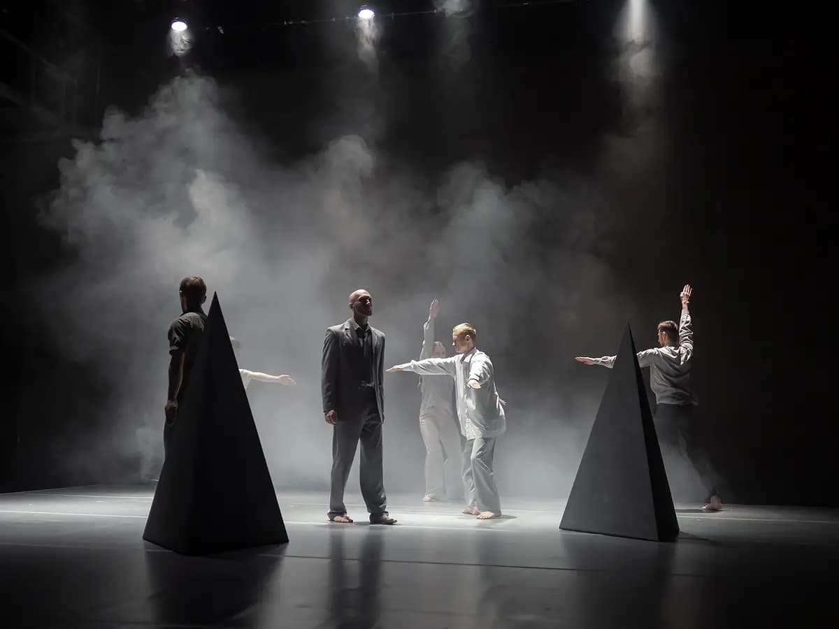 Лёгкость бытия (Камерный театр)