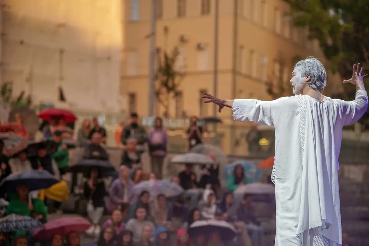 Вакханки (Московский международный университет)