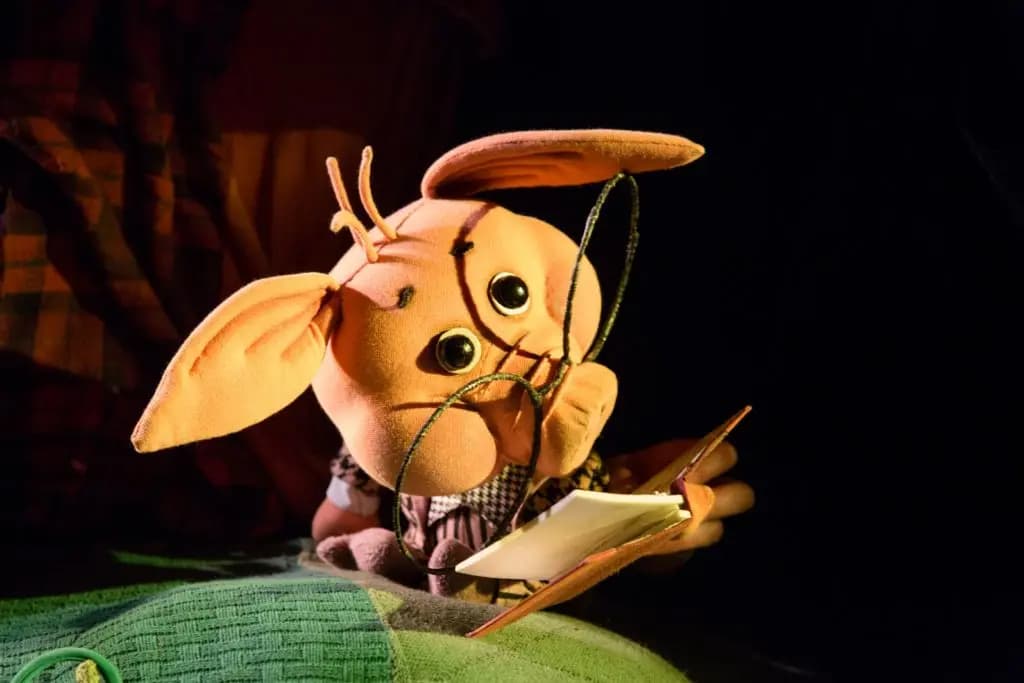 Три поросёнка (Бродячая собачка. Новая сцена)