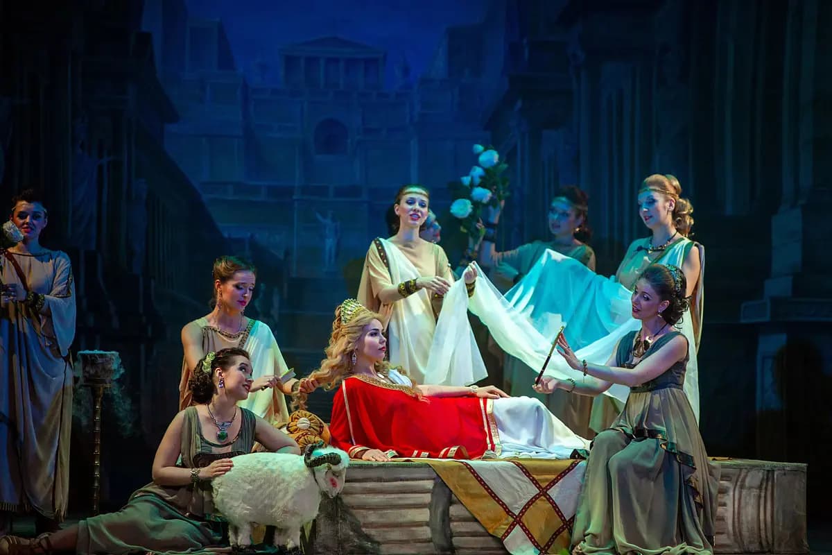 Прекрасная Елена (Санктъ-Петербургъ Опера)