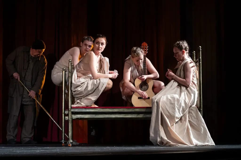 Яма (Пятый театр)