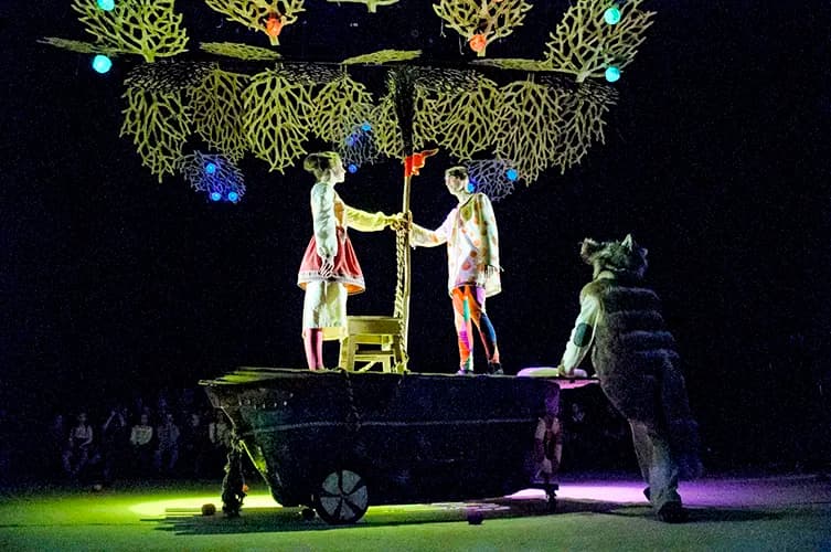 Иван-царевич и Серый волк (Молодёжный театр)