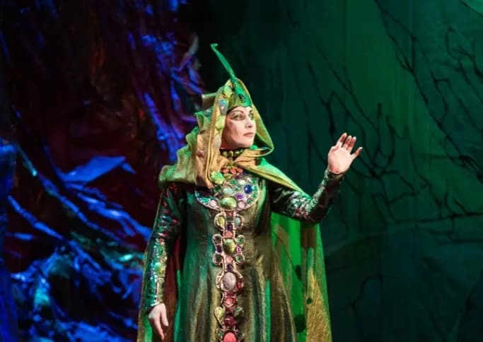 Хозяйка Медной горы (Театр юного зрителя)