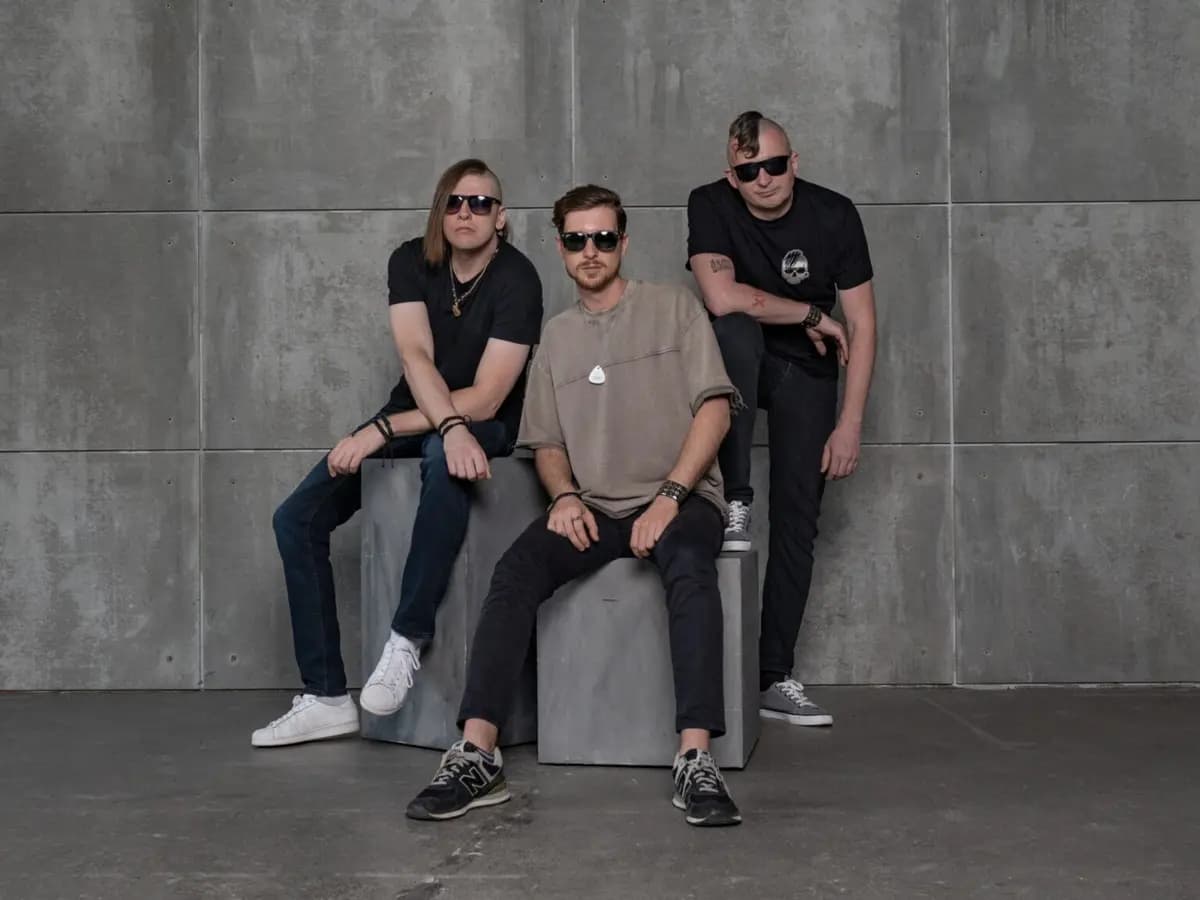 Азон и CosmoCats (No Name Bar)