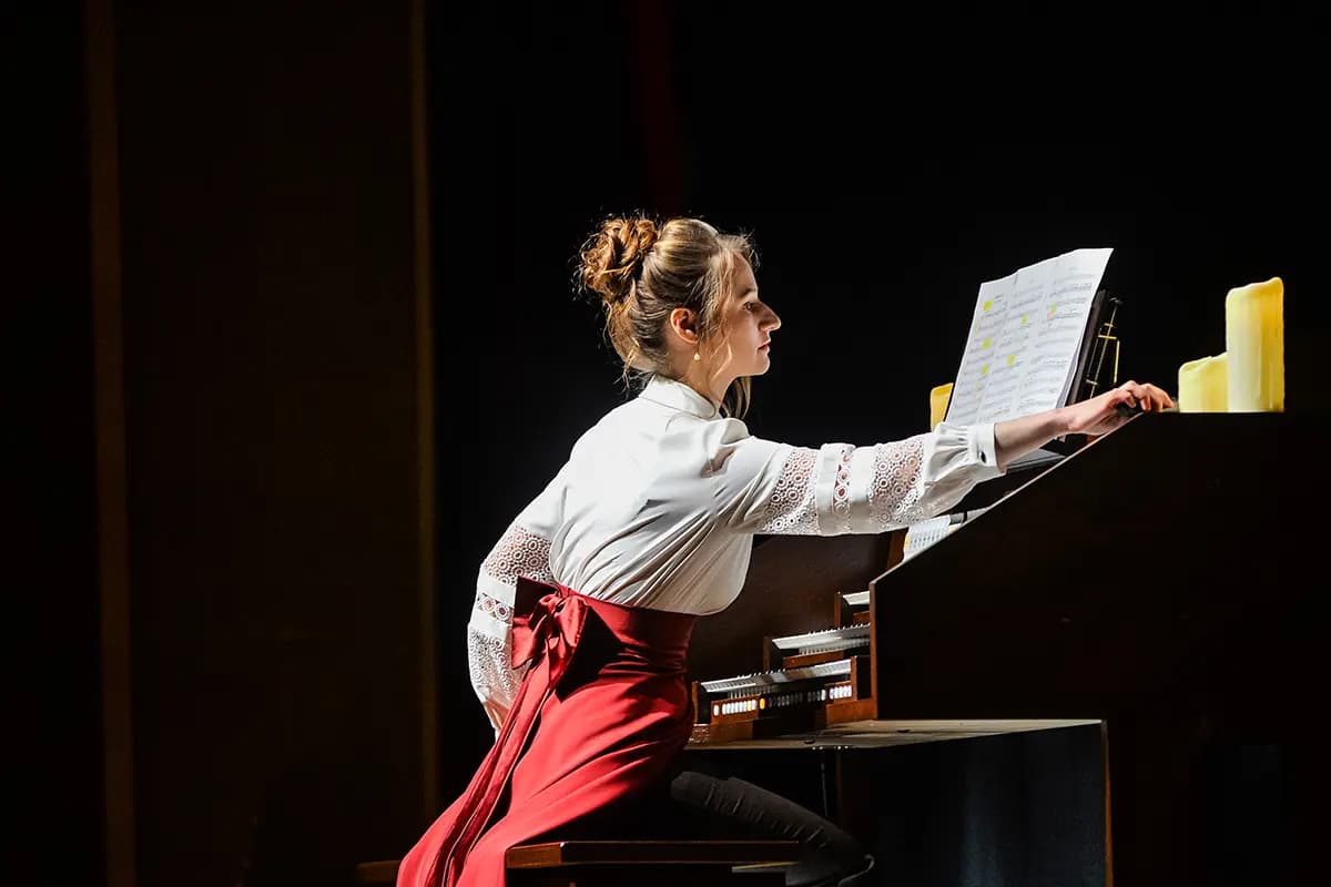 Алиса в Стране чудес (Пигмент)