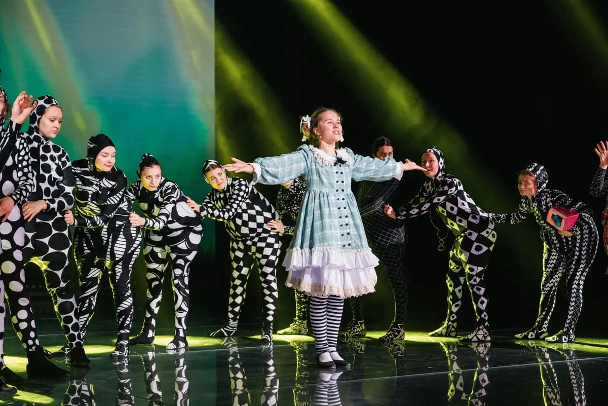 Алиса в стране чудес (Филиал РГИСИ)