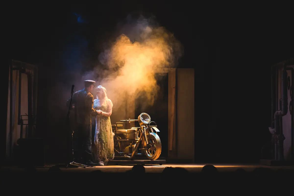 Школа петербургского флирта (Дворец Белосельских-Белозерских)