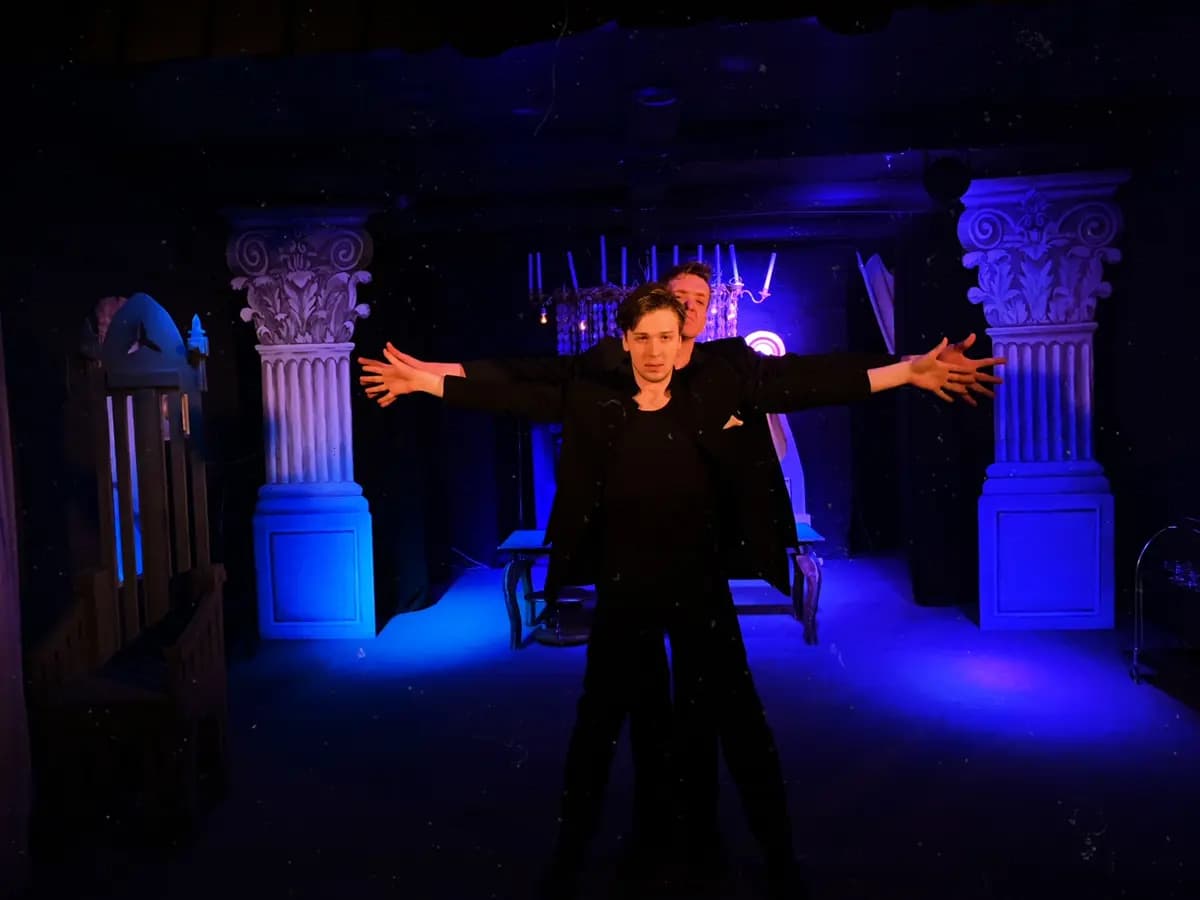 Посвящение Еве (Театрон)