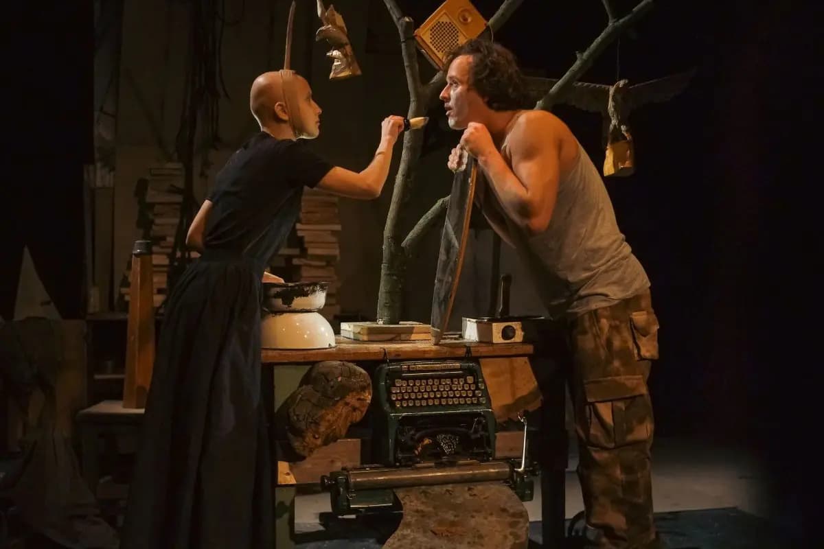 История коммунизма в рассказах для душевнобольных (Узел)