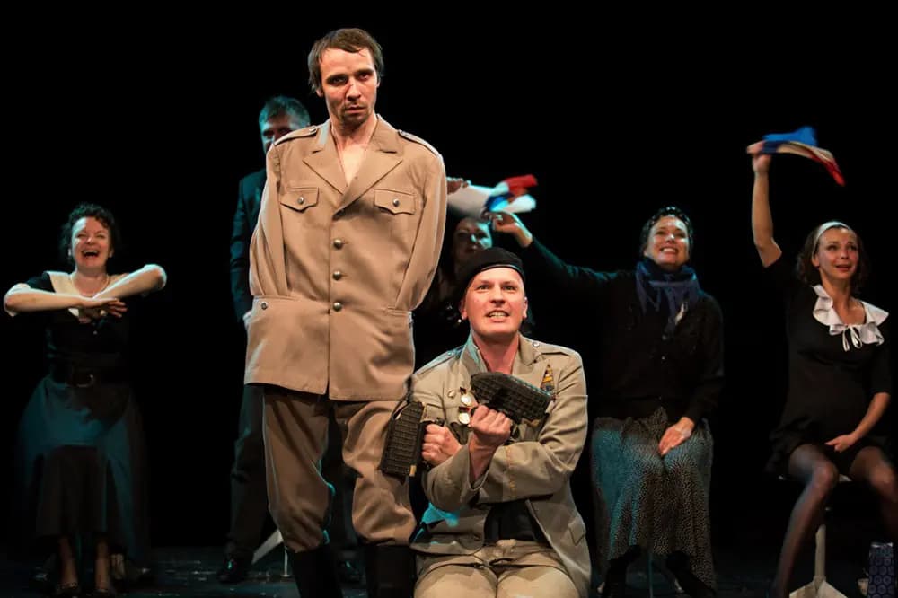 Оркестр (Небольшой драматический театр)