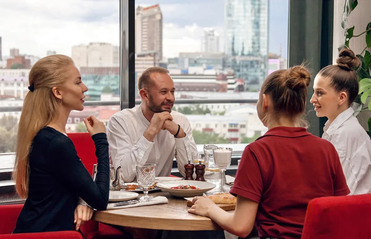 Гости (5642 Высота)