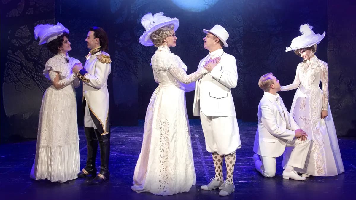 Маленькая серенада (Театр музыкальной комедии)