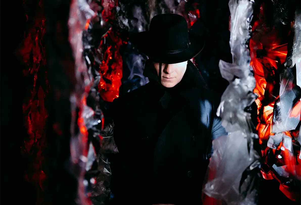 Бой с тенью (Театр им. Моссовета)