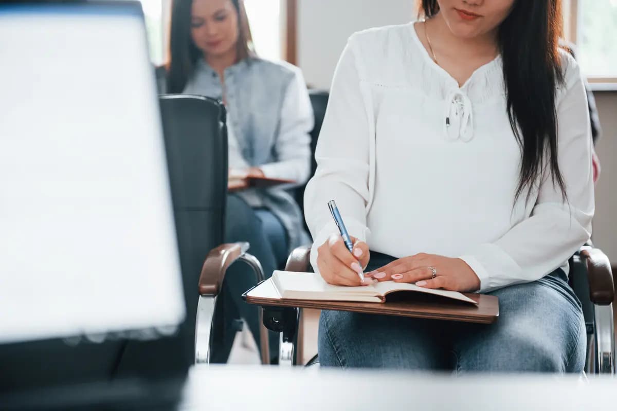 Никита Исанов. Мужья, жёны и их любовники (Аудиториум)