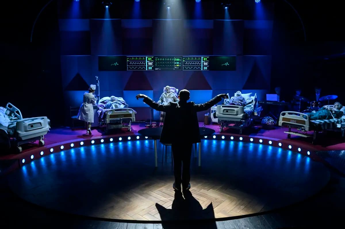 Третий звонок, господа! (МХТ имени А. П. Чехова)