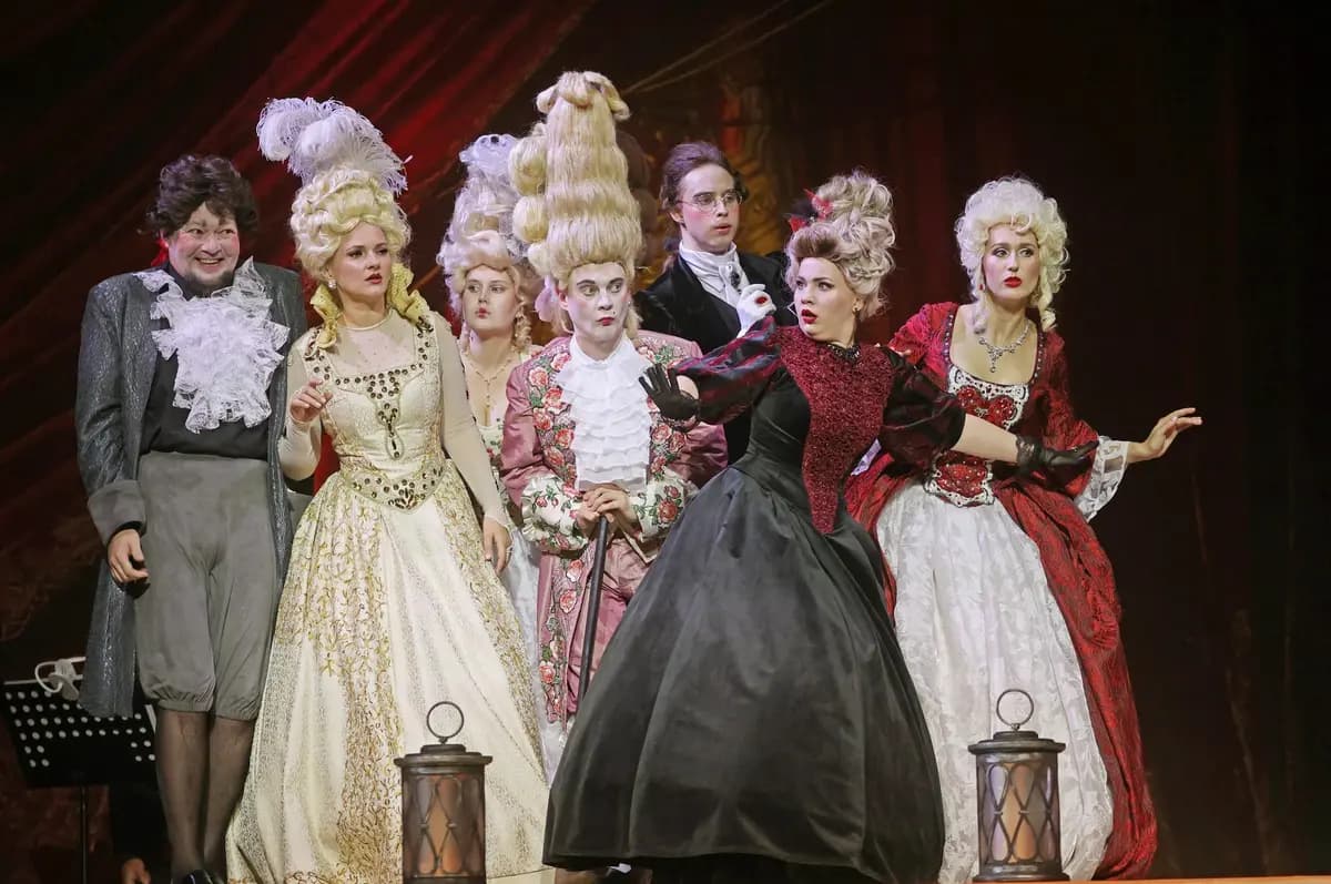 Директор театра (Музыкальный театр)