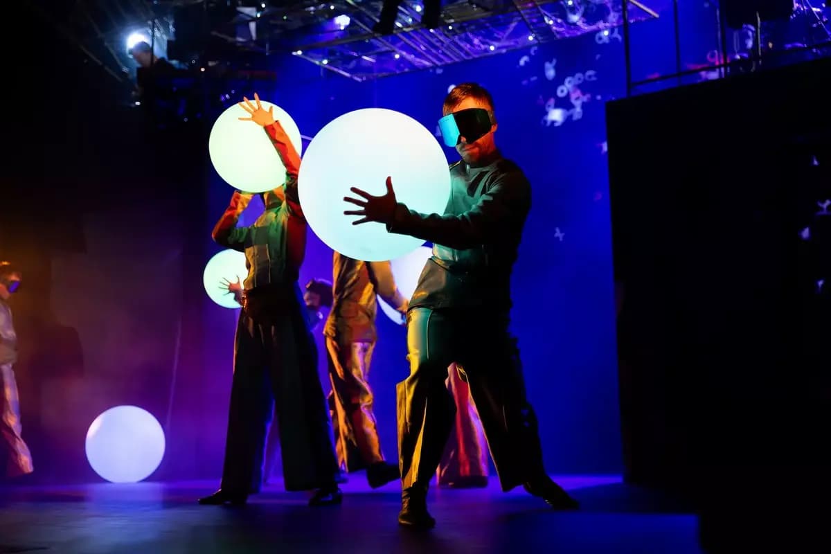 Я вижу звёзды (Губернский театр)