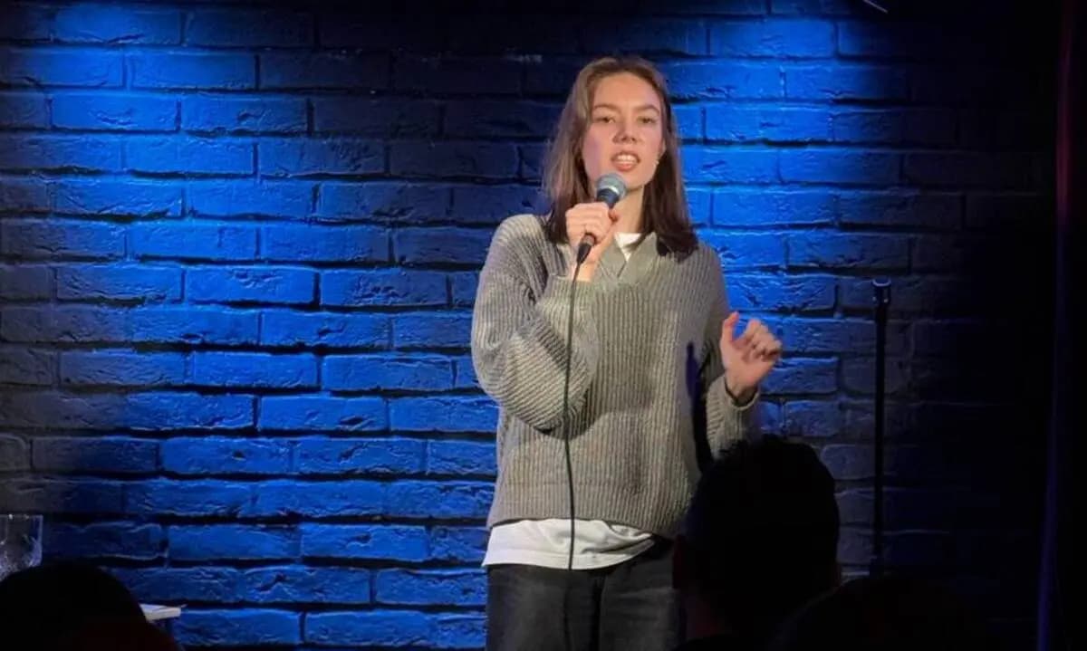 Юля Жеребцова (Stage StandUp Club)