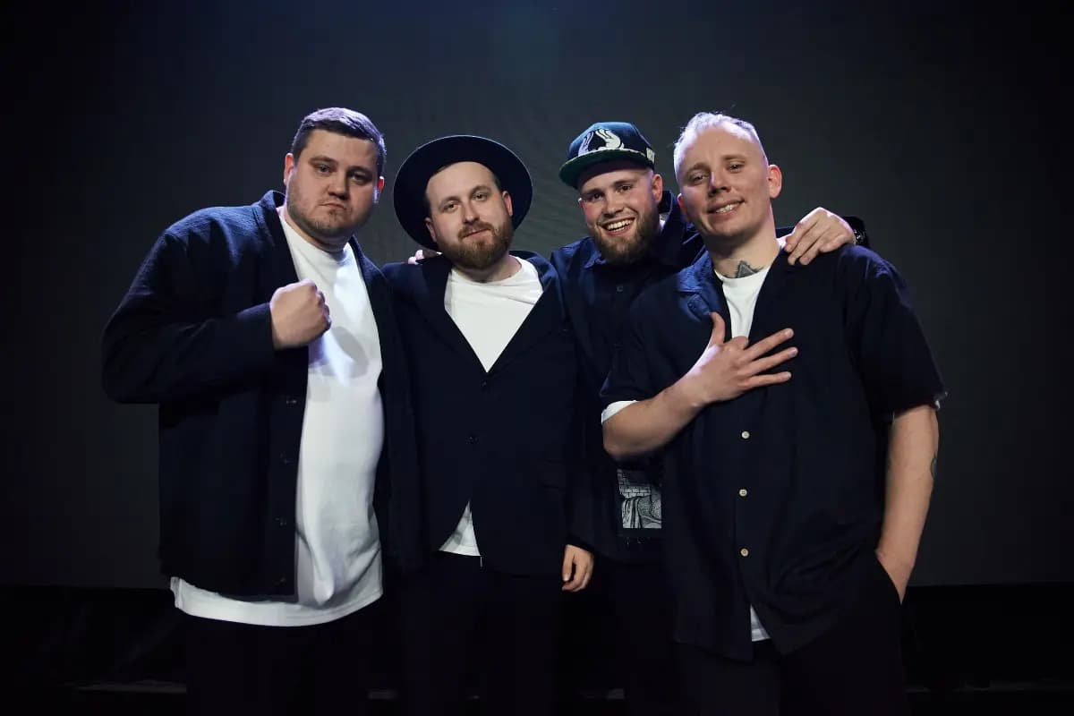 Команда «Мамины» (Концерт-холл «Кино»)