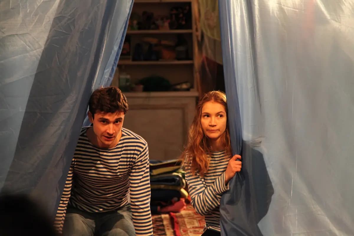 Вкусная история о Девочке и Великане (Молодёжный театр)