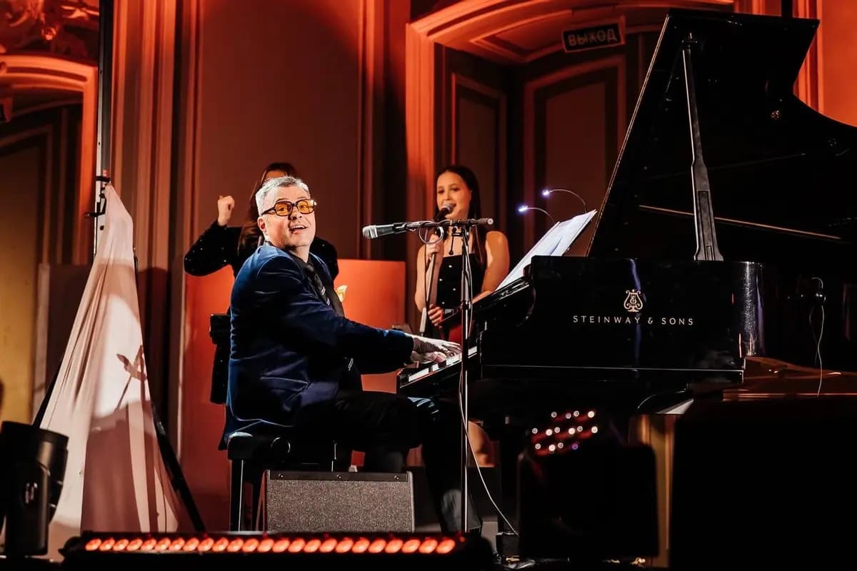 Он — Сэр Элтон Джон. Трибьют (Дворец Белосельских-Белозерских)