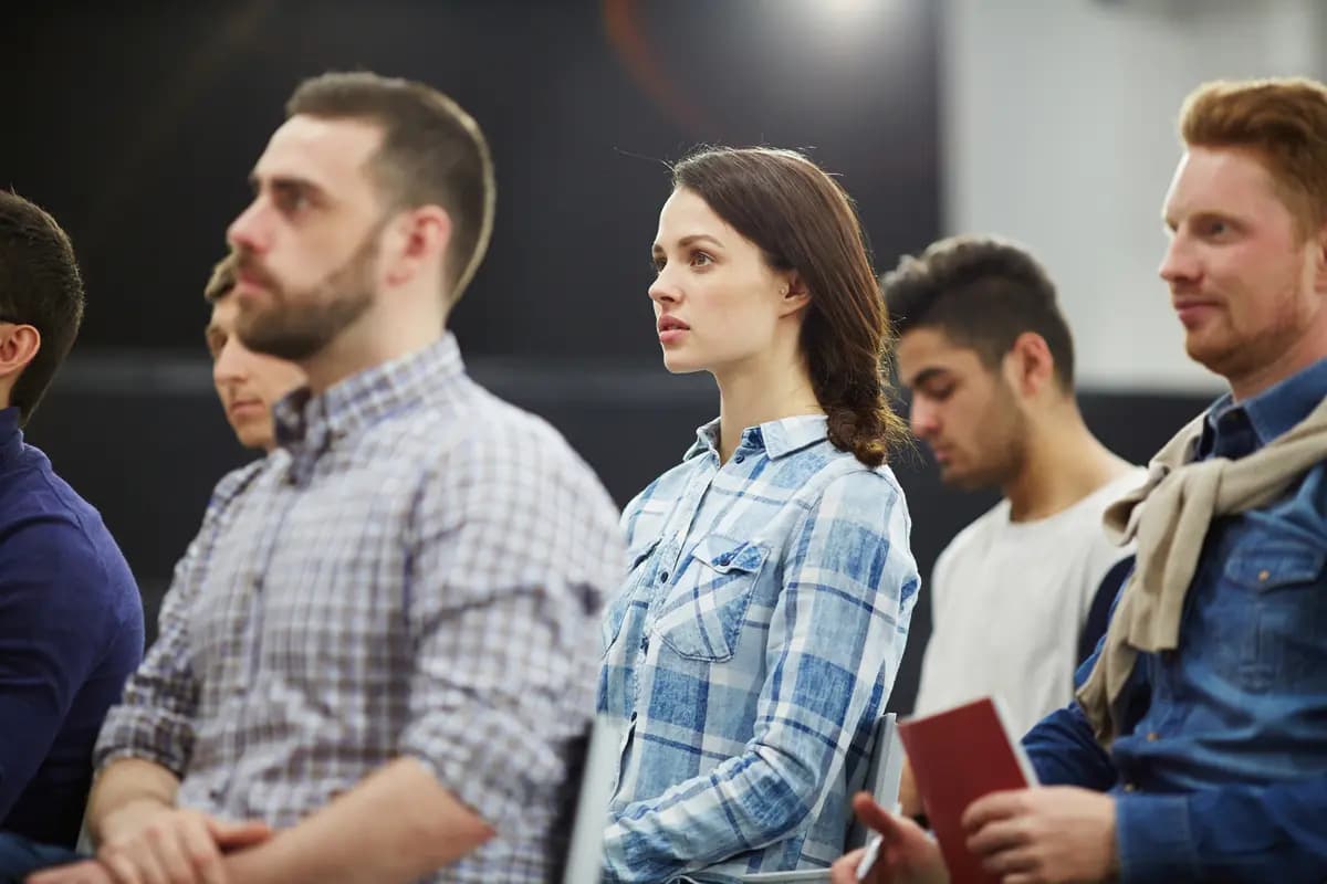 Продолжая подвиг первых: возвращение людей на Луну (Библиотека «Планетарий 1»)