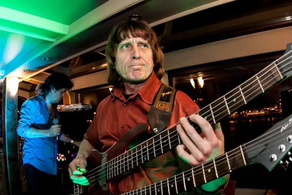 Smoke on the Water, рок-вахта в дельте Невы (Теплоход Rock Hit Neva (Английская набережная))