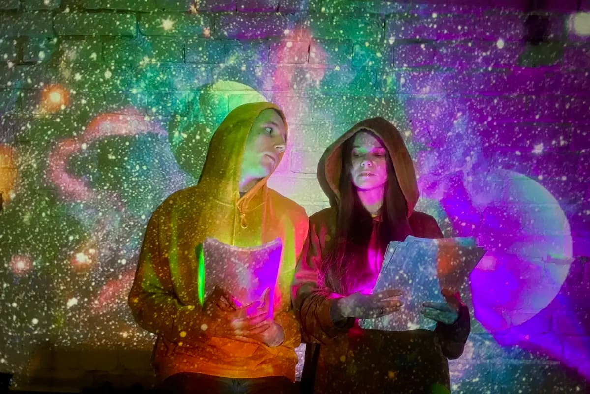 Юра, мы всё, или Письма Вселенной (Конспиративная квартира)