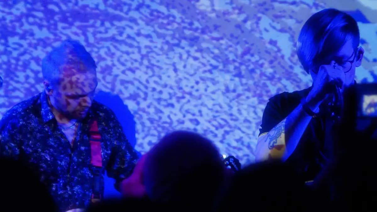 Капитан ненавидит море. Запад-81. Вещивкартоннойкоробке (Мо[три])