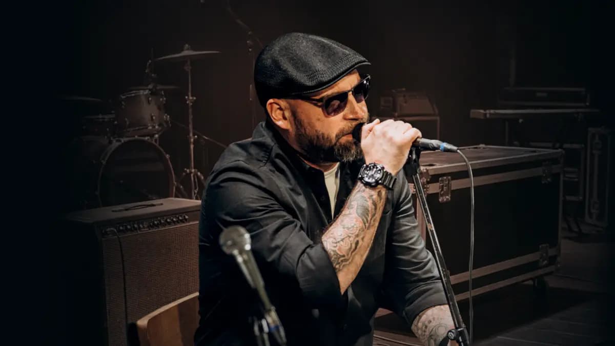 Многоточие Band (Урбан)