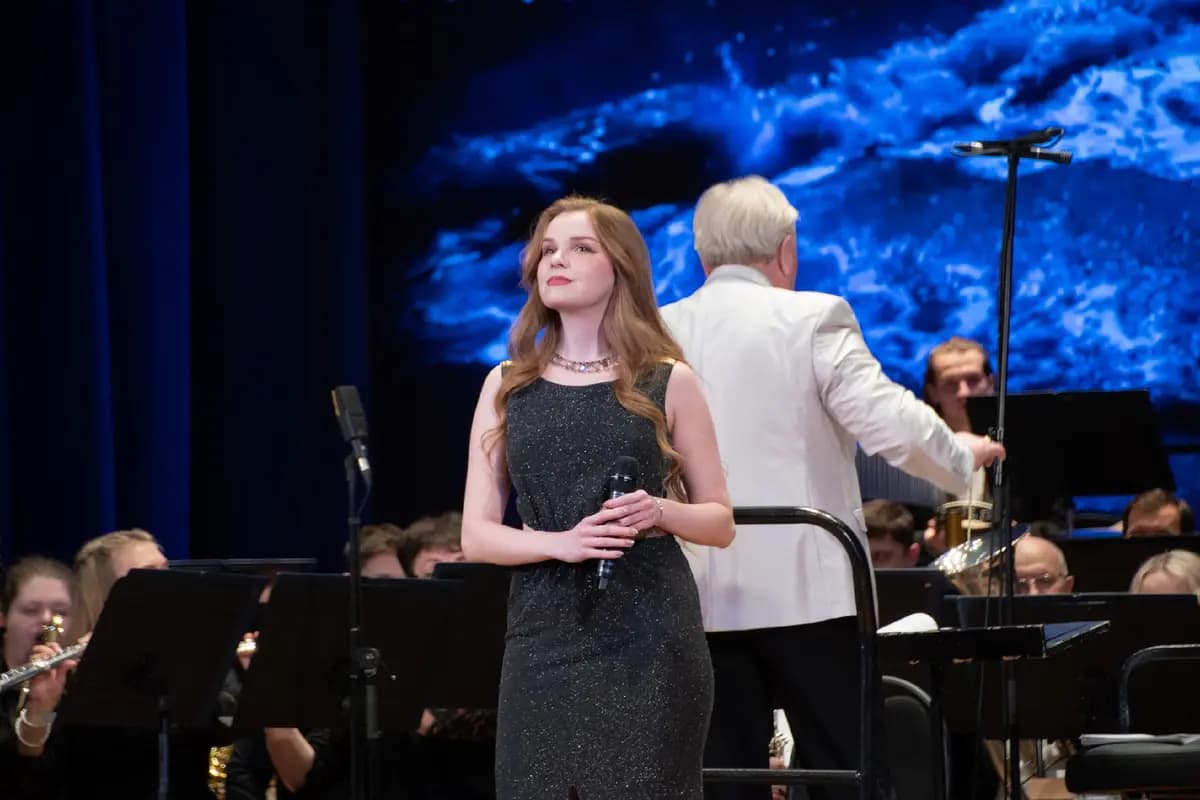 Манго-экспресс (Филармония им. Шнитке)