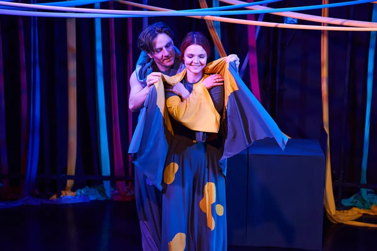 Пока мы здесь (Театр «Кот»)