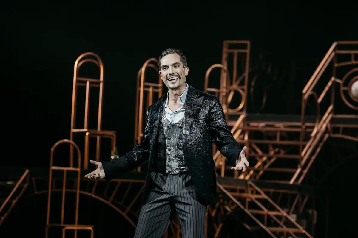 Средство Макропулоса (Дворец искусств Ленинградской области)