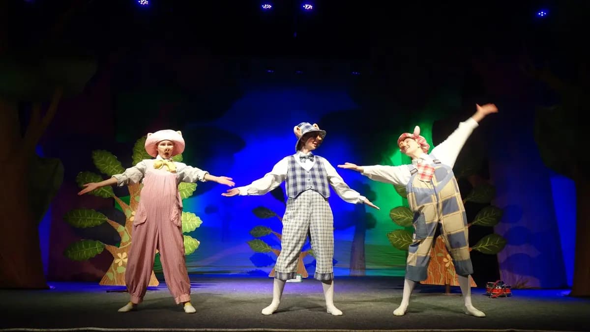 Три поросёнка и Волк Серые Штаны (На левом берегу)