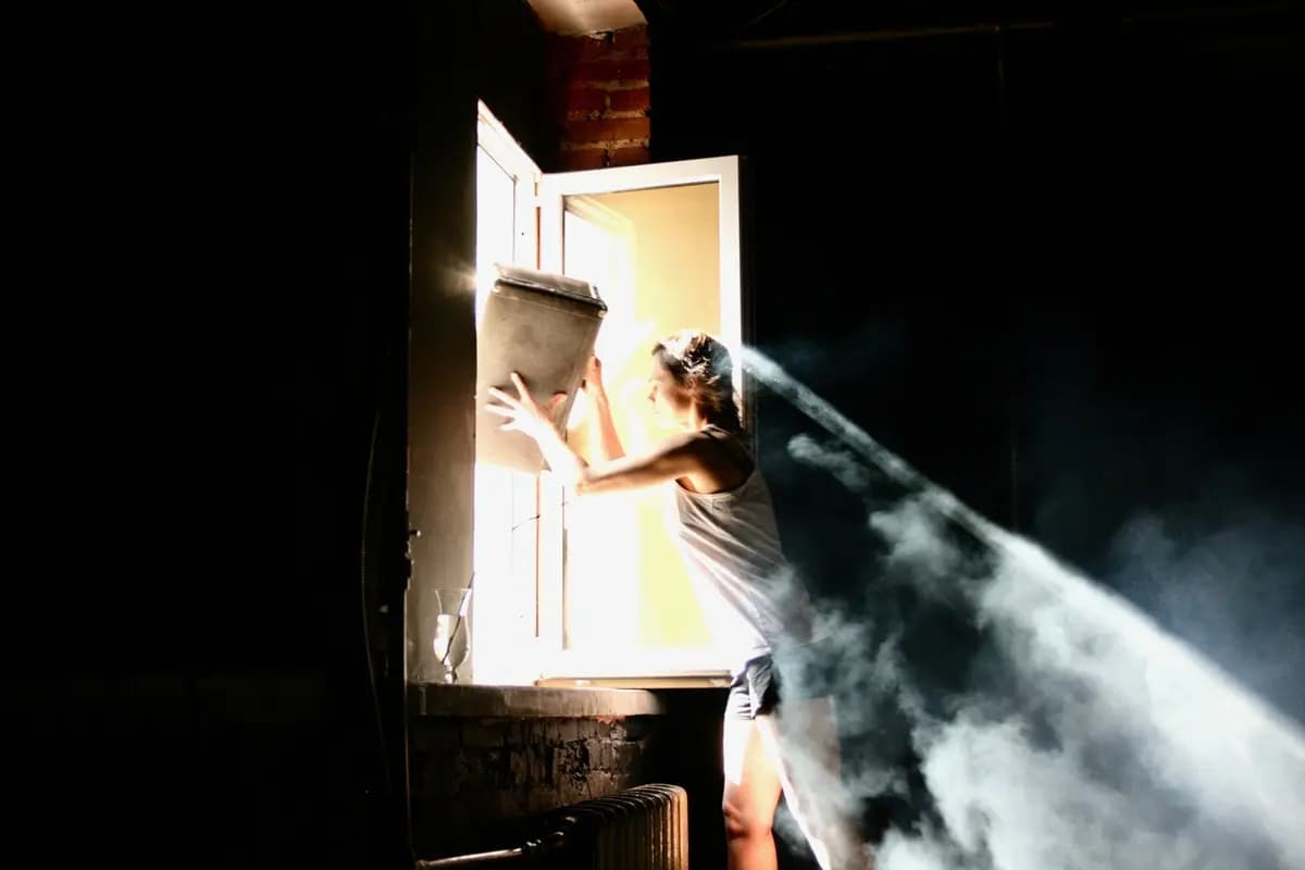 Бесконечный апрель (Центр современной драматургии)