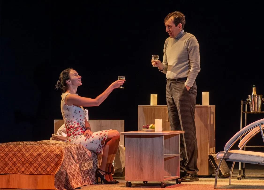 Лёгкое знакомство (На левом берегу)