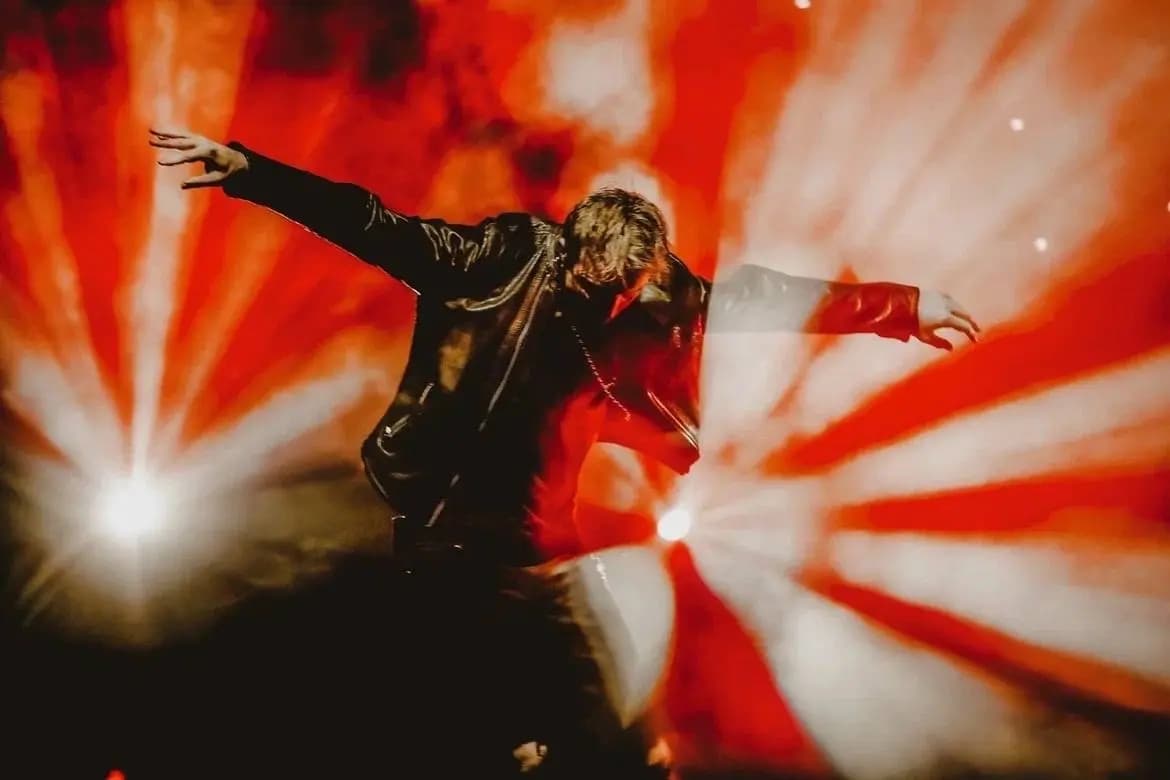 На бис! (У Никитских ворот)