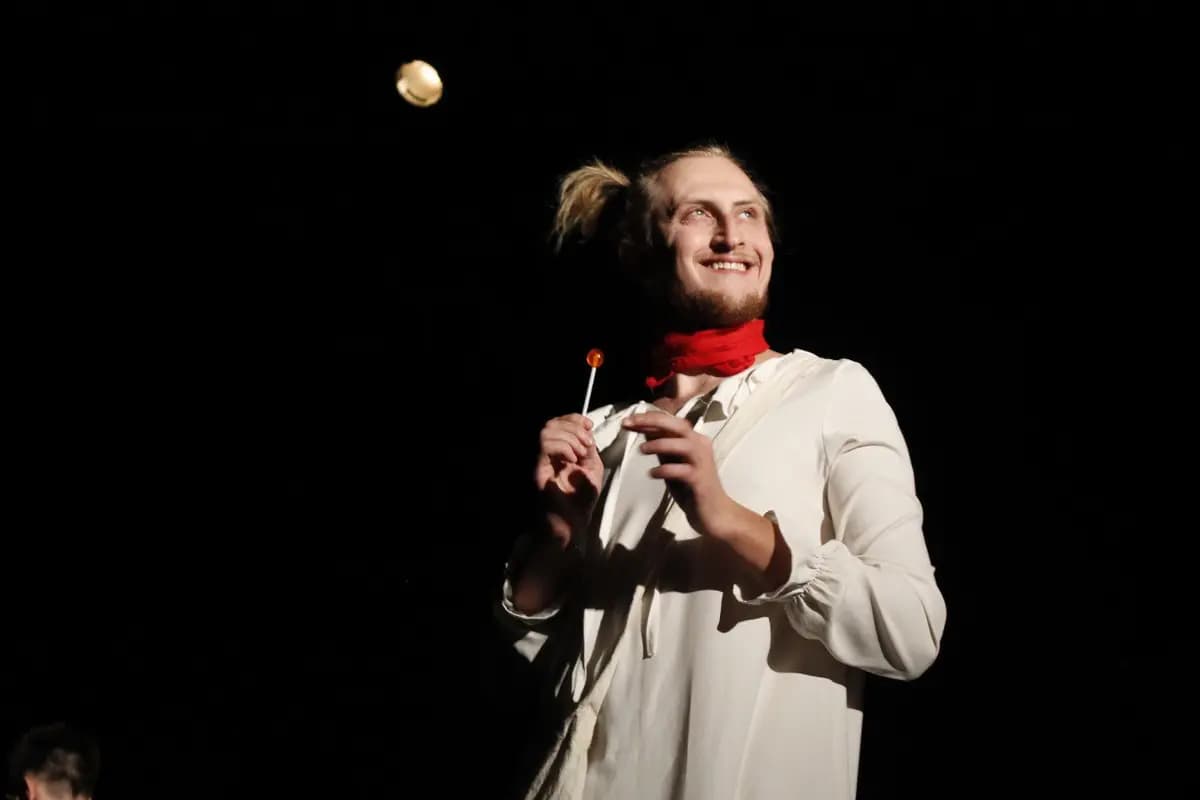 Человек-подушка (Немецкий драматический театр)