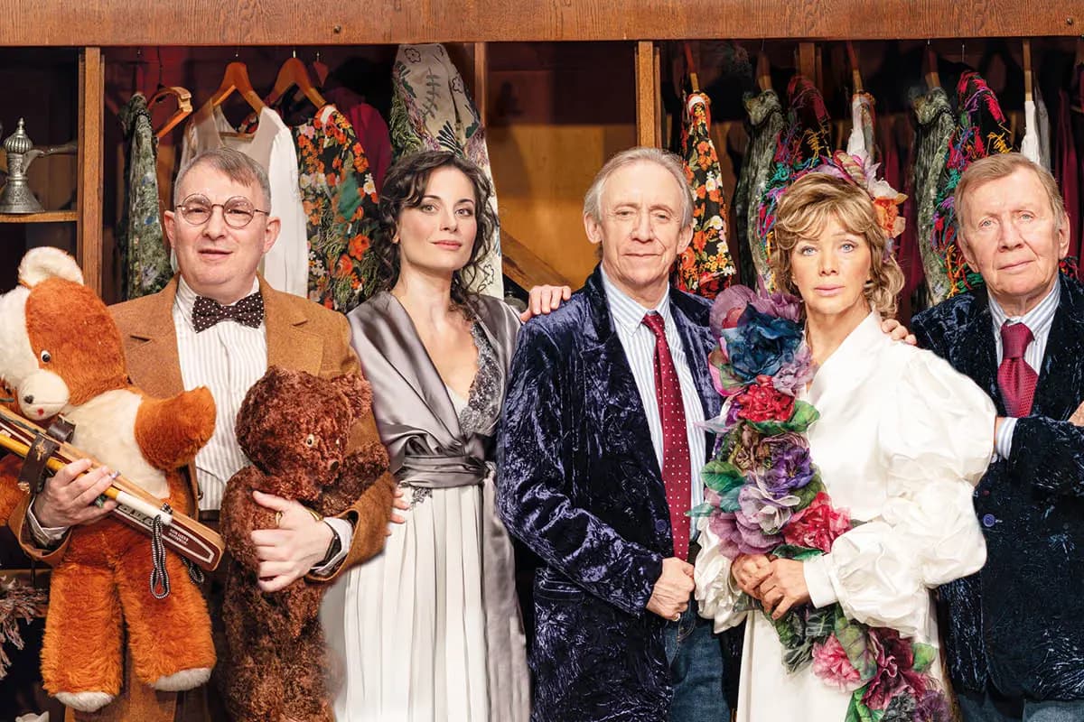 Семейный шкаф и его обитатели (Театр на Трубной)