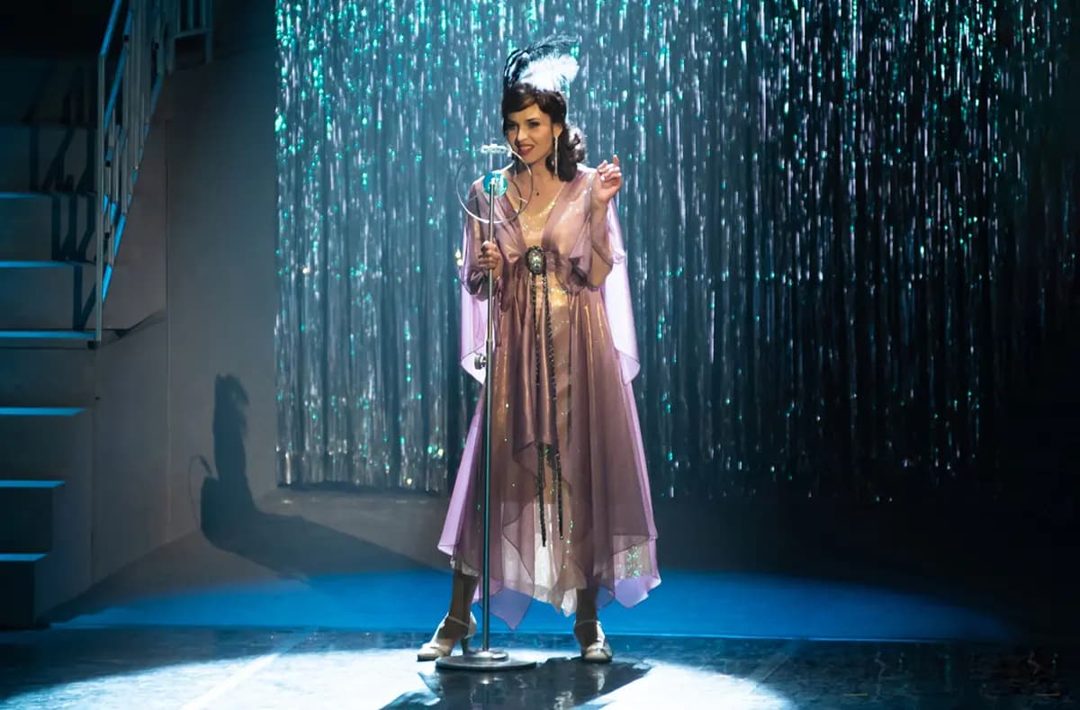 В джазе только девушки (Музыкальный театр Кузбасса им. Боброва)