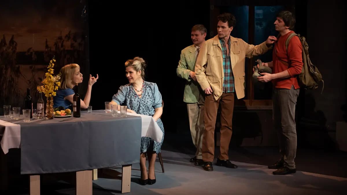 Утиная охота (Театральный центр «Вишнёвый сад»)