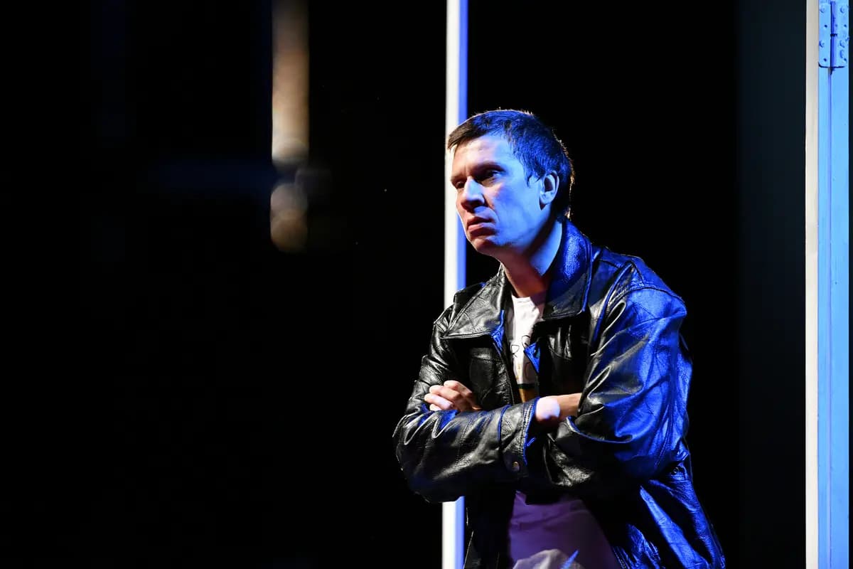 Свой путь (Русский драматический театр)